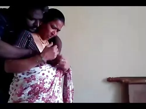 छोटो कपाल भएको एसिया ...