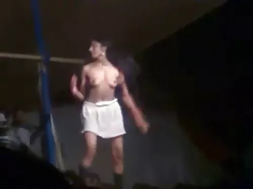 अति भोको निम्फो मीरा ...