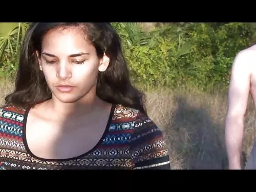 ठुलो छातीको गोरो स्ट ...